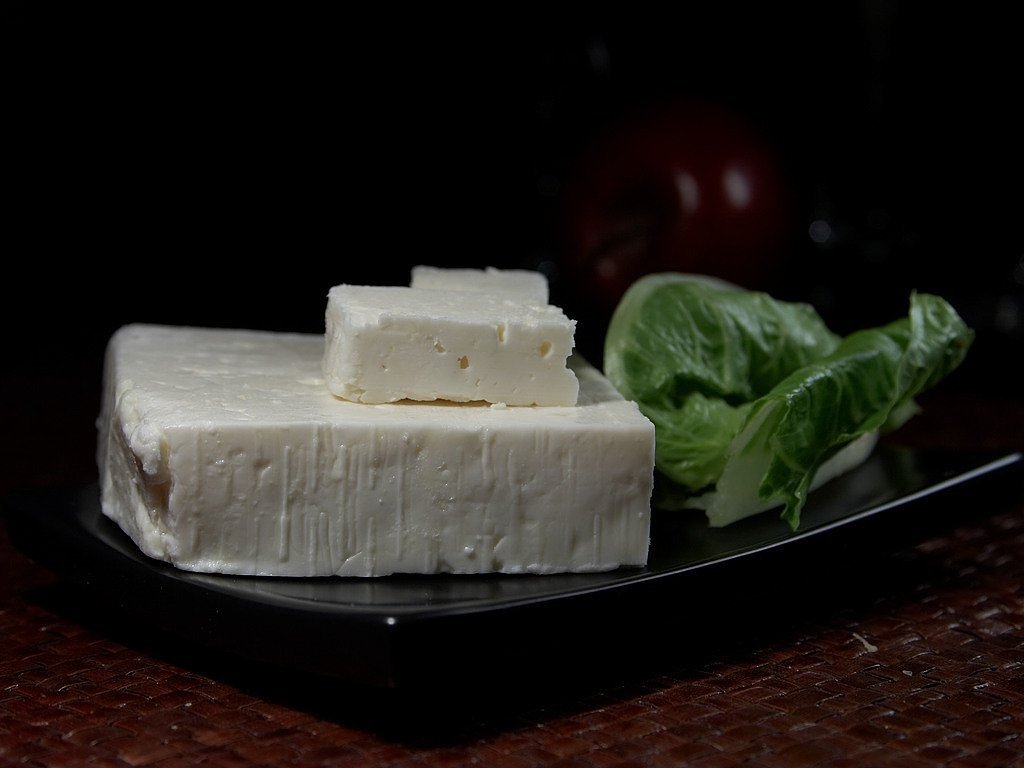 Jak zrobić sałatkę z burakiem i kozim serem – połączenie zachwycające